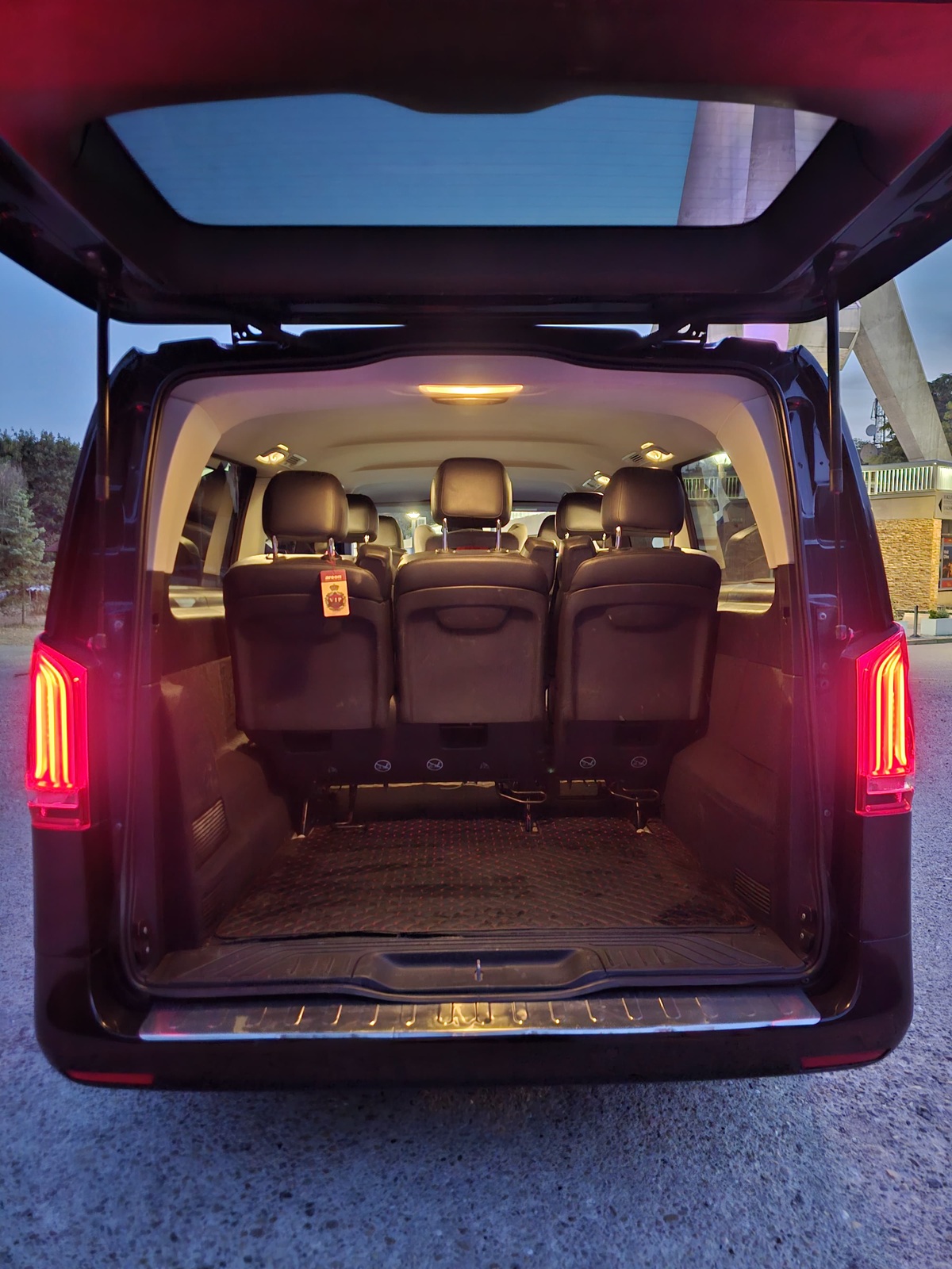 Mercedes luggage area