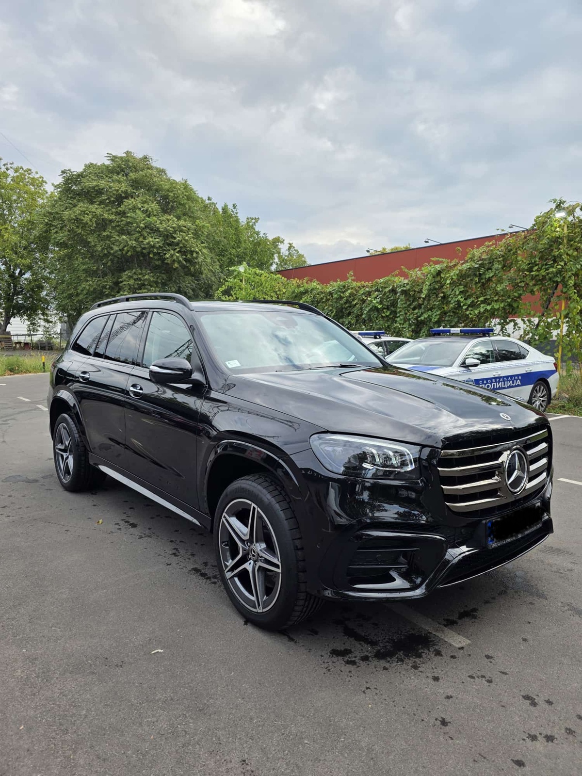 Mercedes SUV exterior